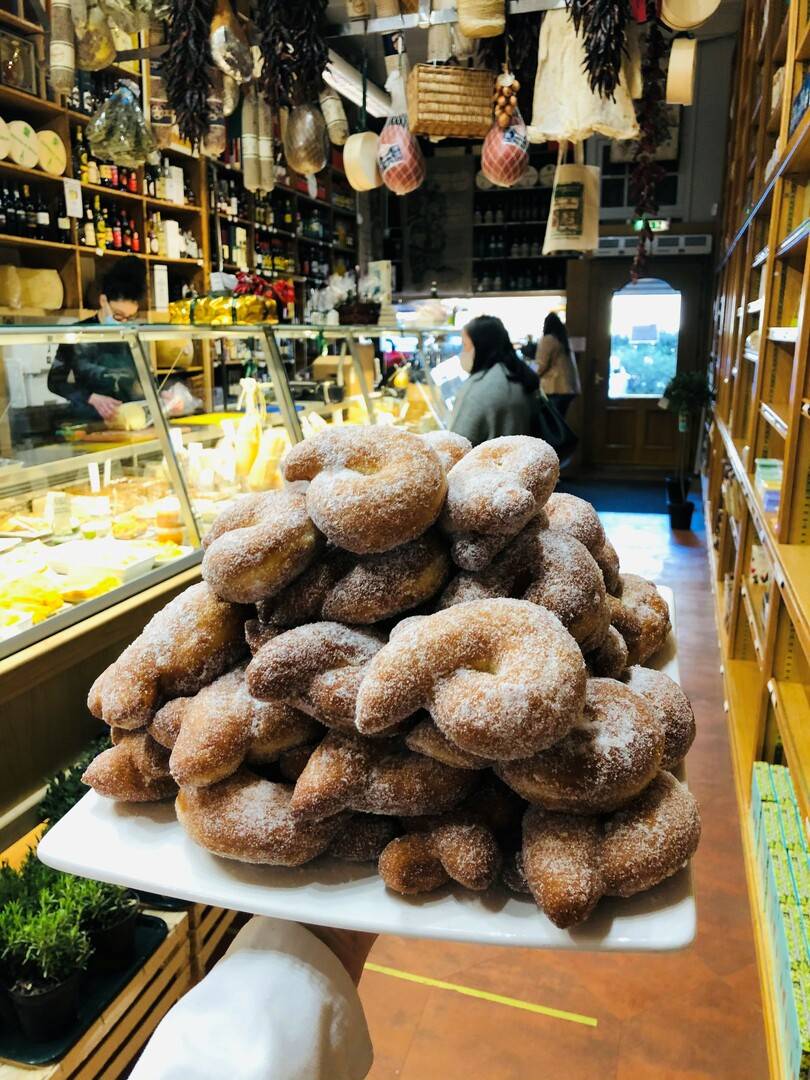 Famous homemade bombolini,© Valvona & Crolla